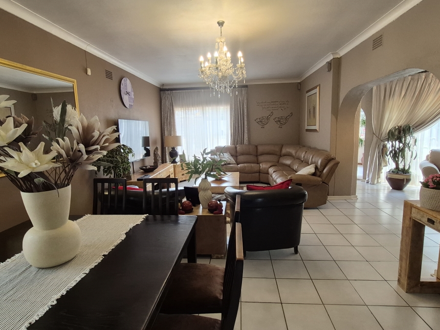 4 Bedroom Property for Sale in Dawnview Gauteng
