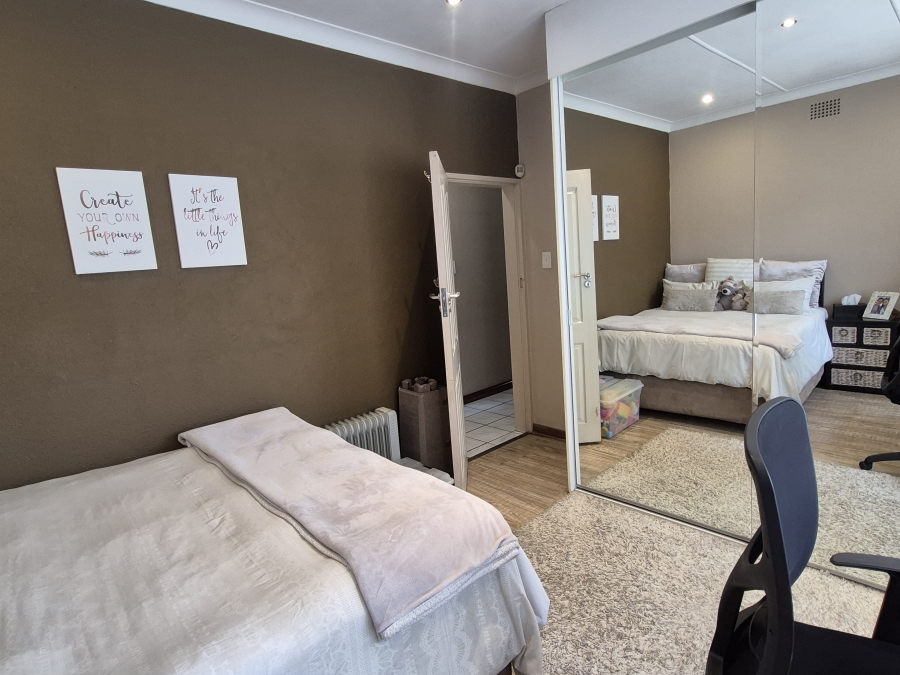 4 Bedroom Property for Sale in Dawnview Gauteng