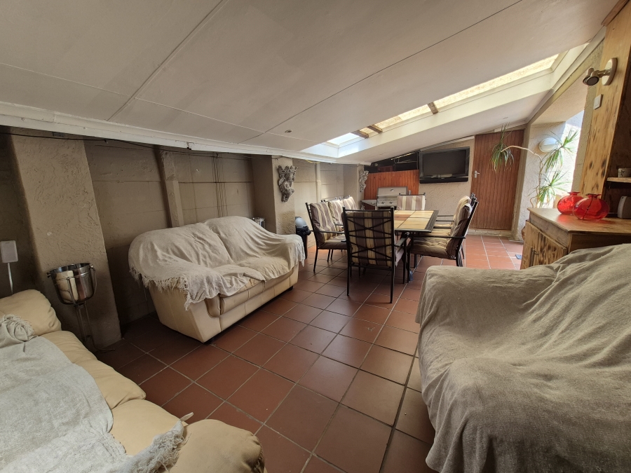4 Bedroom Property for Sale in Dawnview Gauteng