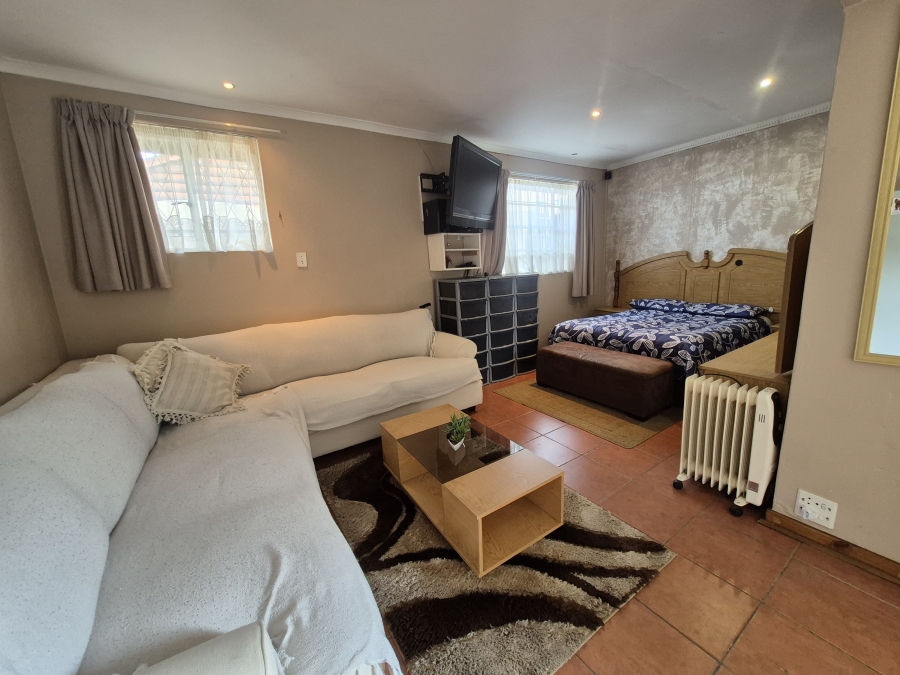 4 Bedroom Property for Sale in Dawnview Gauteng