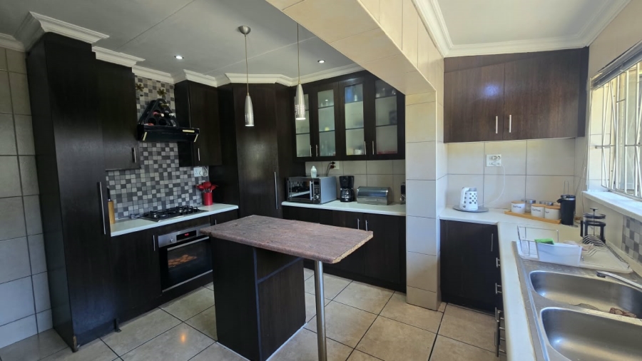 3 Bedroom Property for Sale in Estera Gauteng