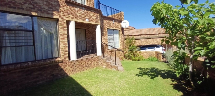 2 Bedroom Property for Sale in Liefde en Vrede Gauteng