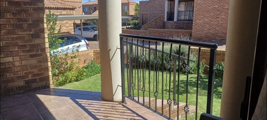 2 Bedroom Property for Sale in Liefde en Vrede Gauteng