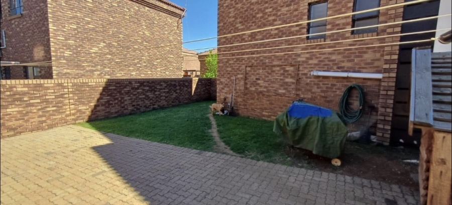 2 Bedroom Property for Sale in Liefde en Vrede Gauteng