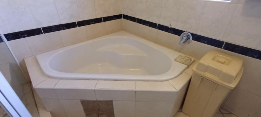 2 Bedroom Property for Sale in Liefde en Vrede Gauteng
