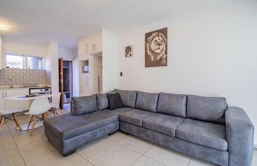 2 Bedroom Property for Sale in Mulbarton Gauteng
