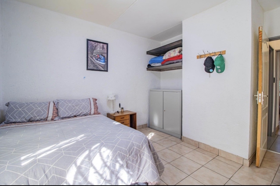 2 Bedroom Property for Sale in Mulbarton Gauteng