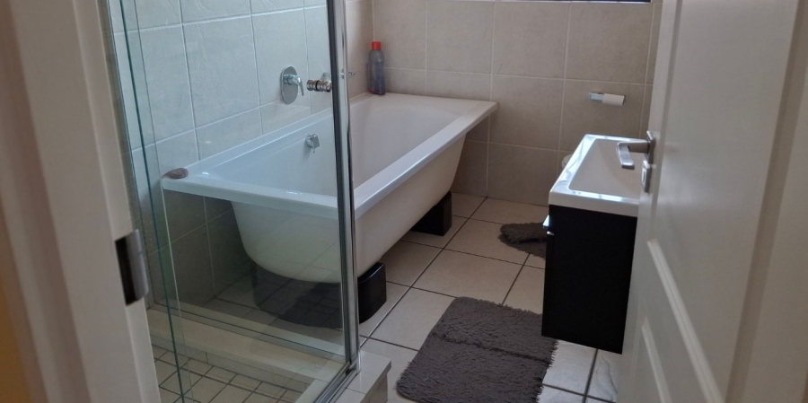 2 Bedroom Property for Sale in Gleneagles Gauteng