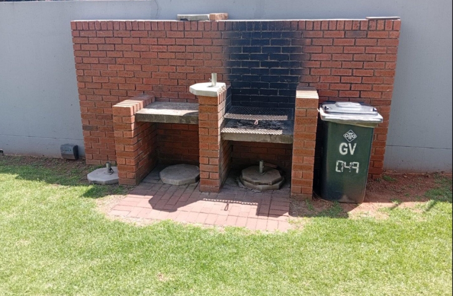 2 Bedroom Property for Sale in Gleneagles Gauteng