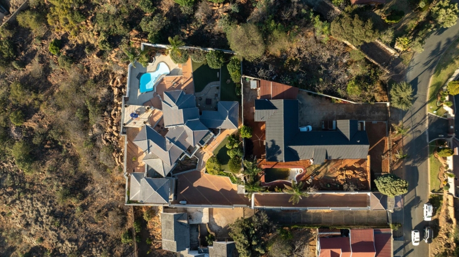 7 Bedroom Property for Sale in Ridgeway Gauteng