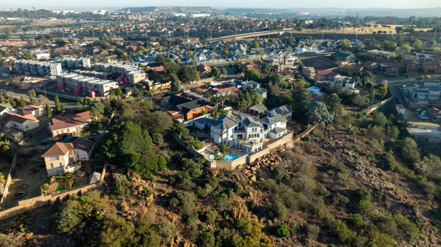 7 Bedroom Property for Sale in Ridgeway Gauteng