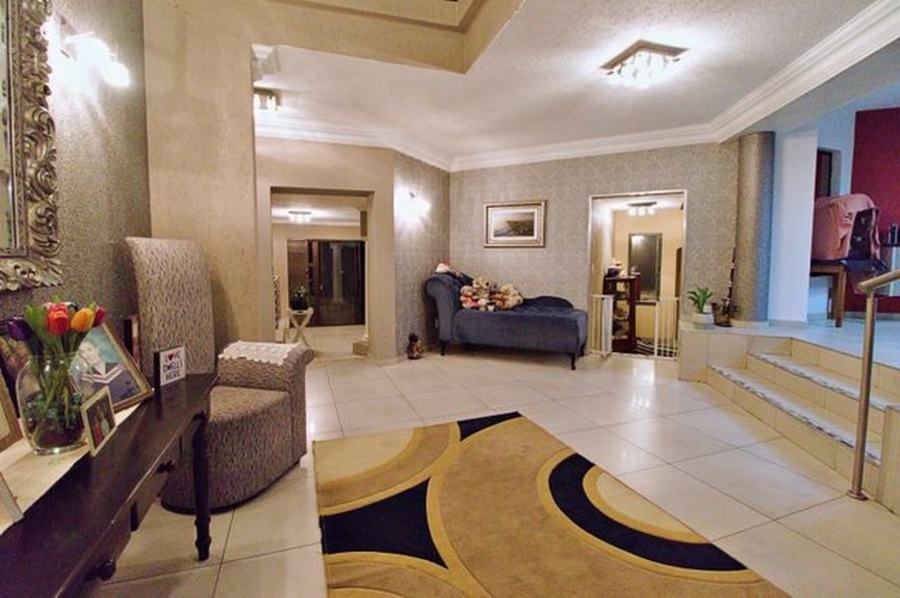 7 Bedroom Property for Sale in Ridgeway Gauteng