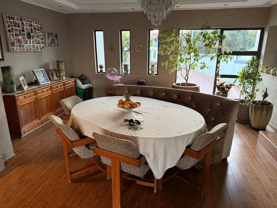 7 Bedroom Property for Sale in Ridgeway Gauteng