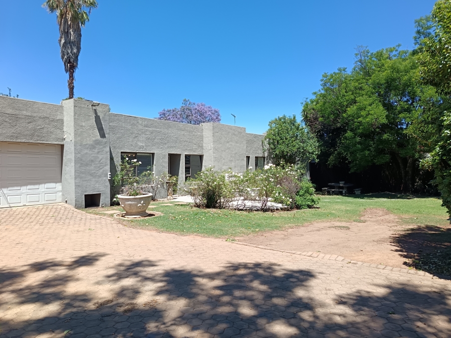 4 Bedroom Property for Sale in Brackendowns Gauteng