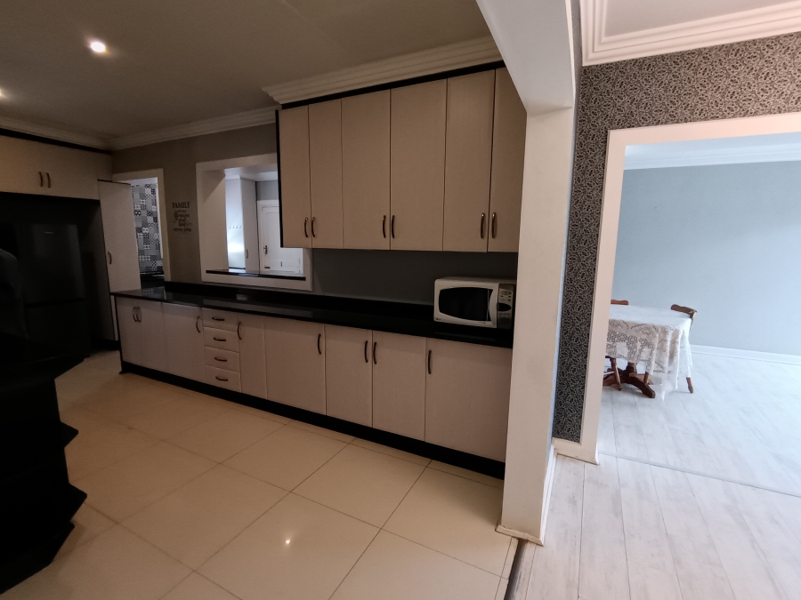 4 Bedroom Property for Sale in Brackendowns Gauteng