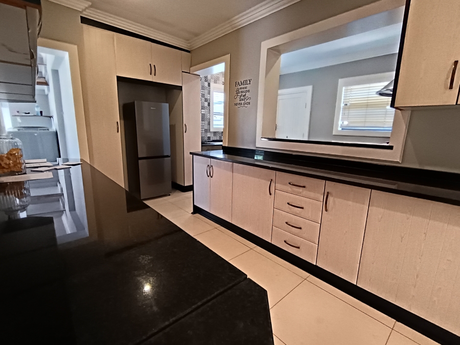 4 Bedroom Property for Sale in Brackendowns Gauteng