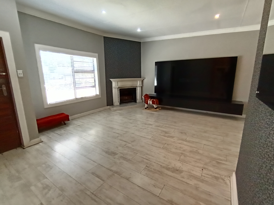4 Bedroom Property for Sale in Brackendowns Gauteng