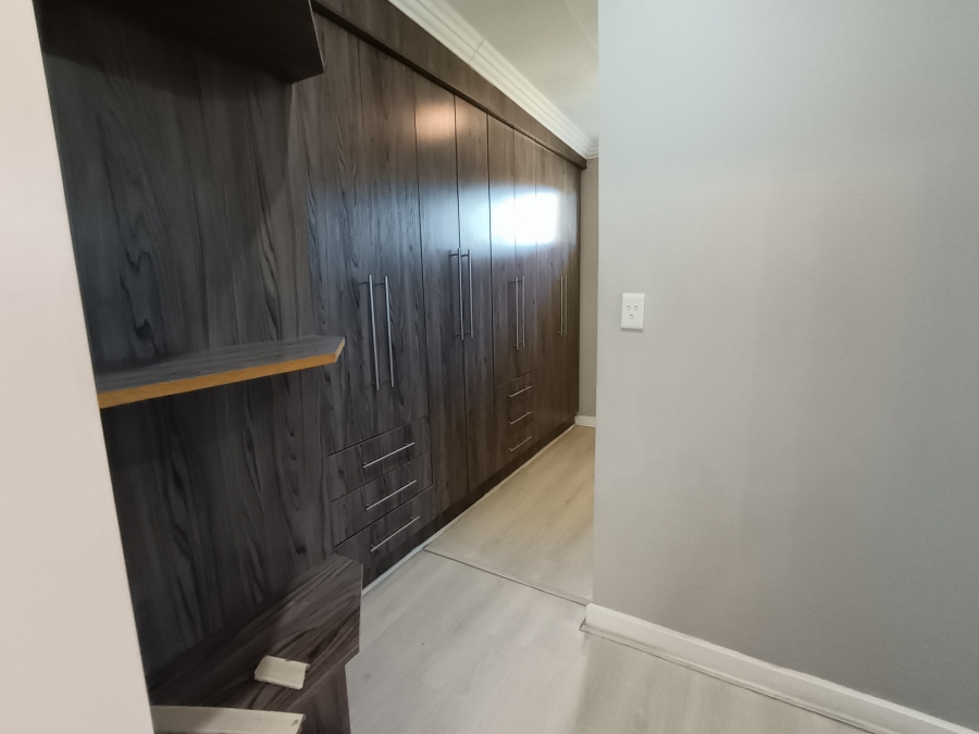 4 Bedroom Property for Sale in Brackendowns Gauteng