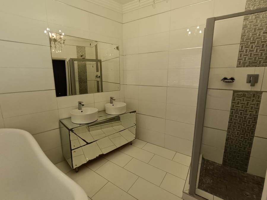 4 Bedroom Property for Sale in Brackendowns Gauteng