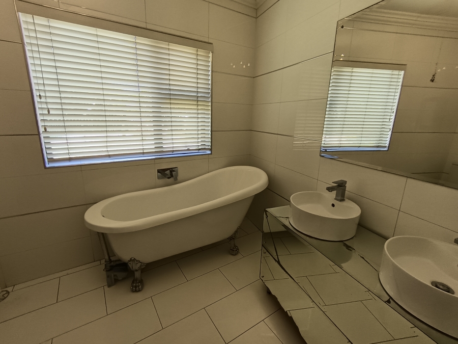 4 Bedroom Property for Sale in Brackendowns Gauteng