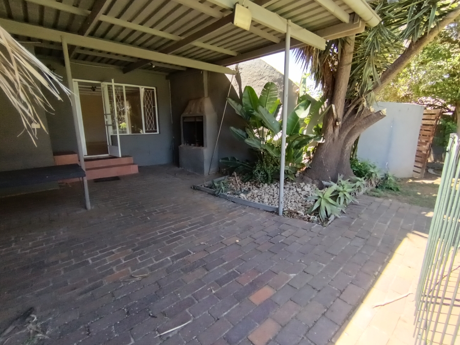 4 Bedroom Property for Sale in Brackendowns Gauteng