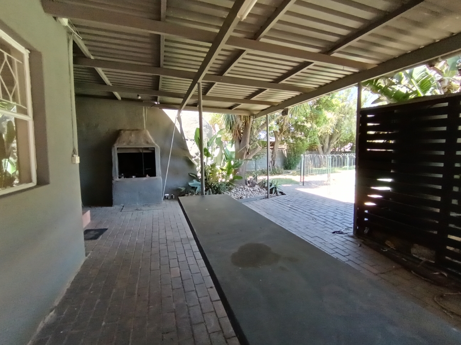 4 Bedroom Property for Sale in Brackendowns Gauteng