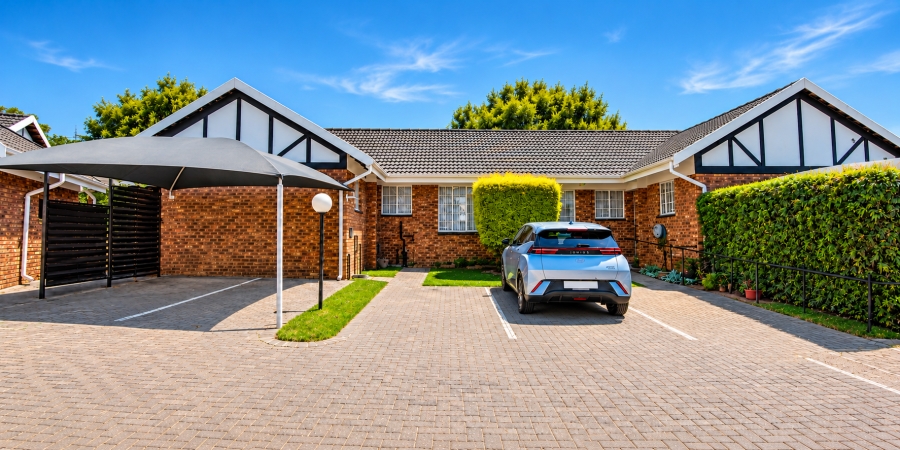 2 Bedroom Property for Sale in Beyers Park Gauteng