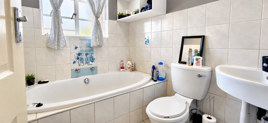 2 Bedroom Property for Sale in Beyers Park Gauteng
