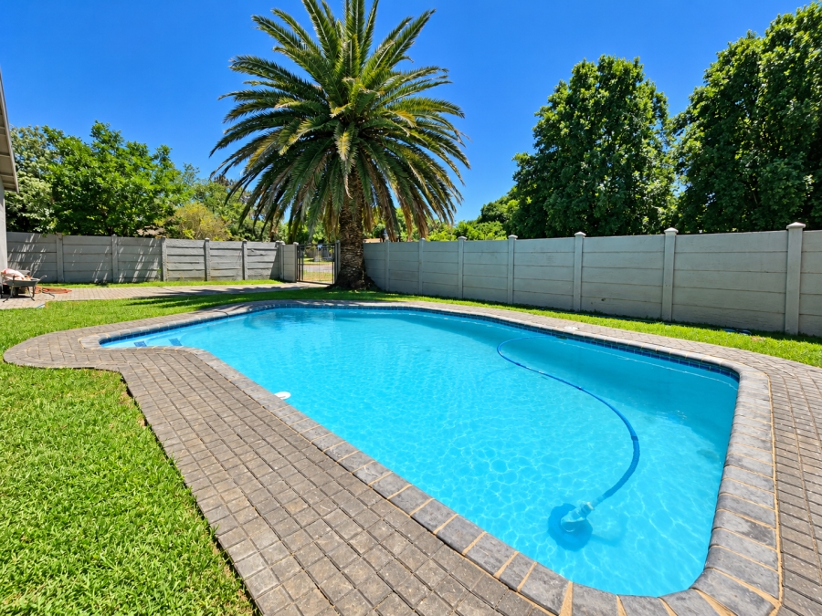 3 Bedroom Property for Sale in Meyerton Central Gauteng