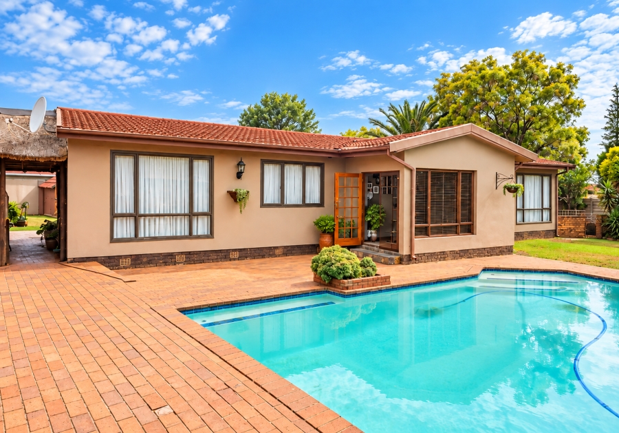 3 Bedroom Property for Sale in Klippoortje Gauteng