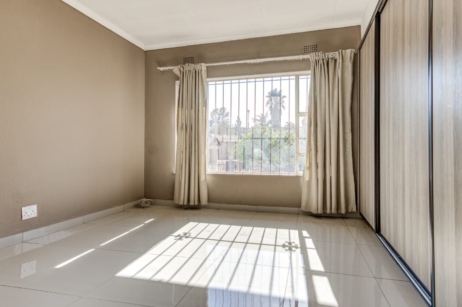 3 Bedroom Property for Sale in Birchleigh North Gauteng