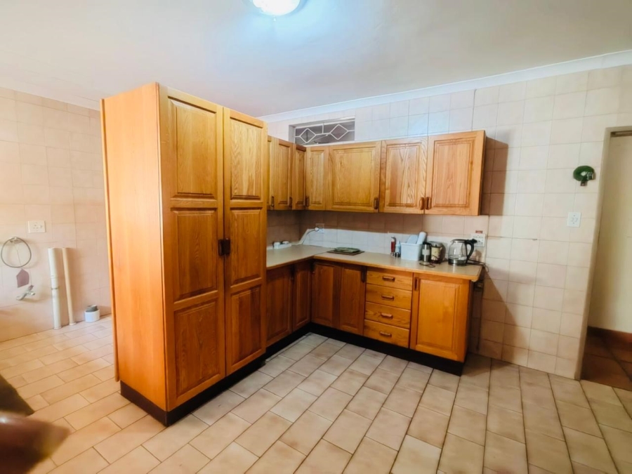 To Let 4 Bedroom Property for Rent in Van Riebeeck Park Gauteng