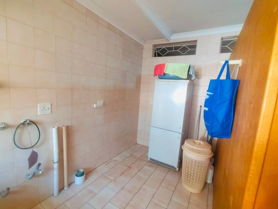 To Let 4 Bedroom Property for Rent in Van Riebeeck Park Gauteng