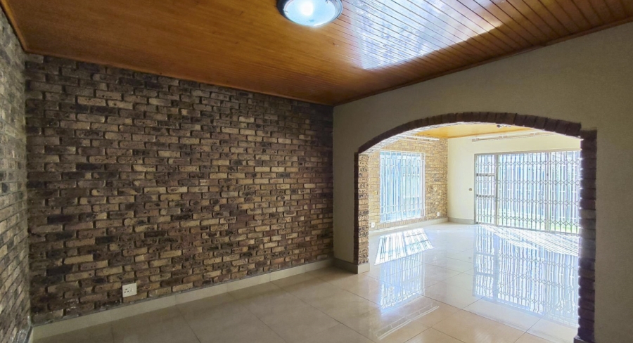 3 Bedroom Property for Sale in Sunward Park Gauteng