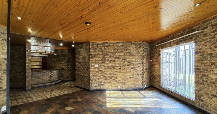 3 Bedroom Property for Sale in Sunward Park Gauteng