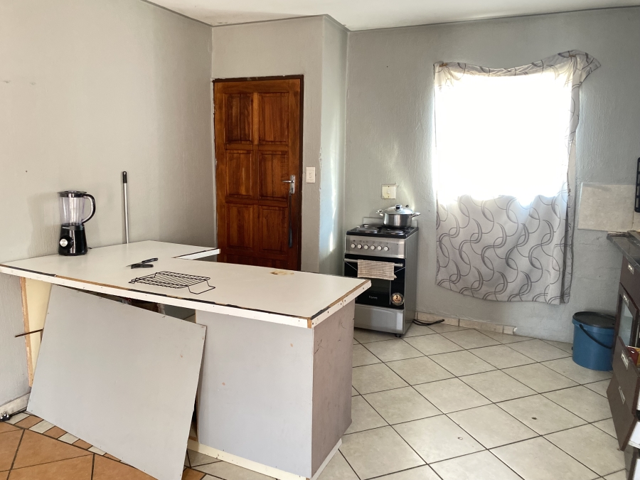 2 Bedroom Property for Sale in Lotus Gardens Gauteng