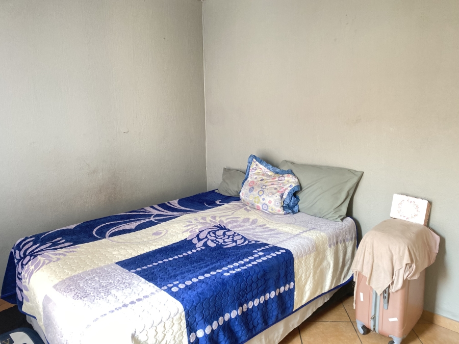 2 Bedroom Property for Sale in Lotus Gardens Gauteng