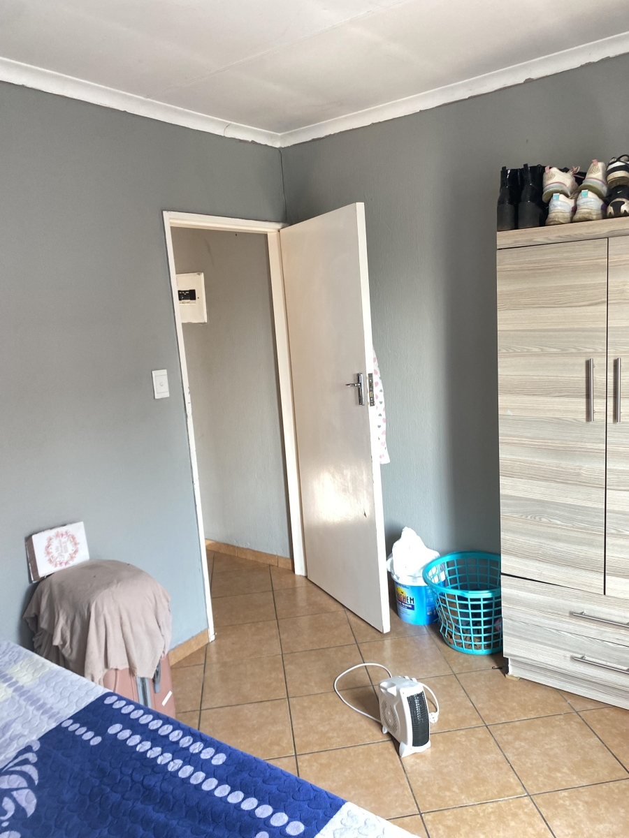 2 Bedroom Property for Sale in Lotus Gardens Gauteng