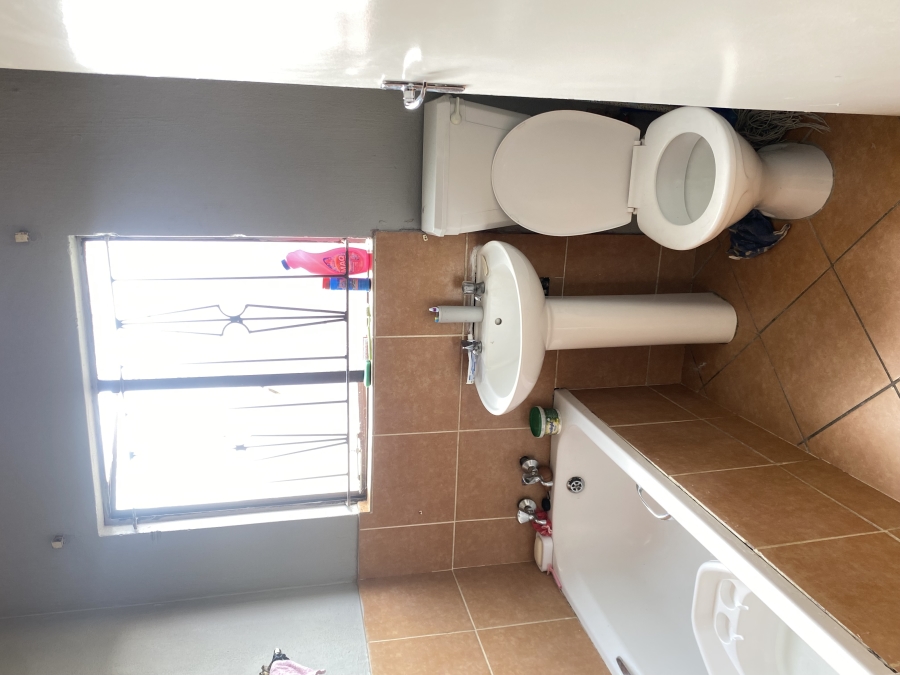 2 Bedroom Property for Sale in Lotus Gardens Gauteng