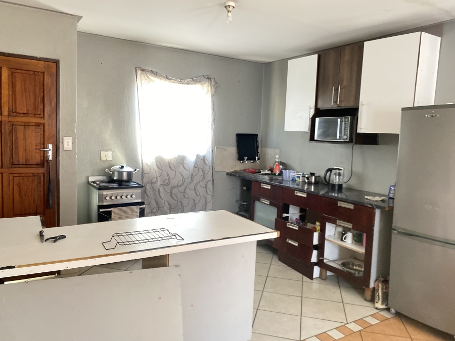 2 Bedroom Property for Sale in Lotus Gardens Gauteng