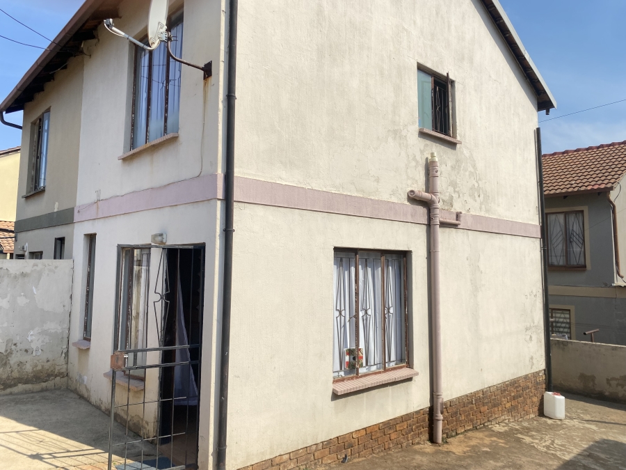 2 Bedroom Property for Sale in Lotus Gardens Gauteng