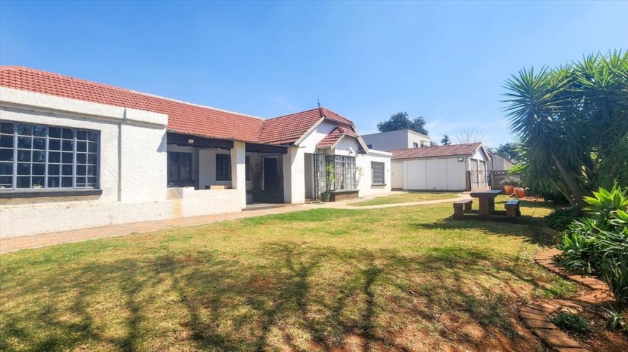 4 Bedroom Property for Sale in Birchleigh Gauteng