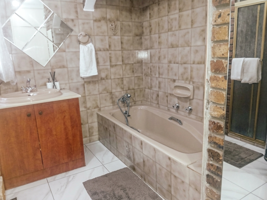 4 Bedroom Property for Sale in Sunward Park Gauteng