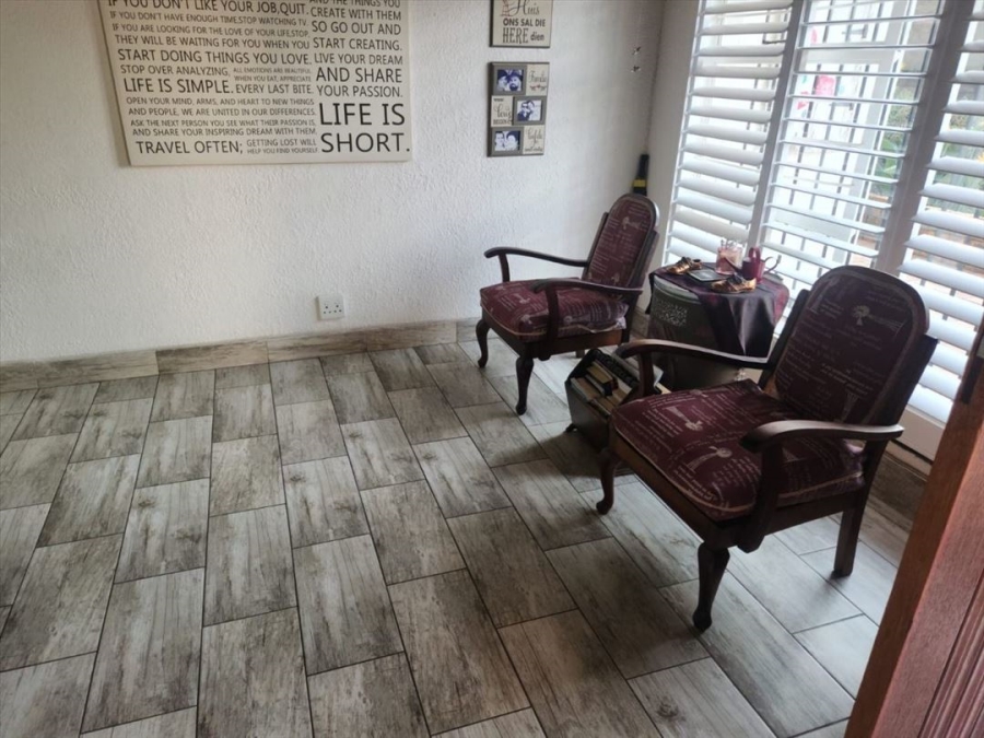 4 Bedroom Property for Sale in Van Riebeeck Park Gauteng