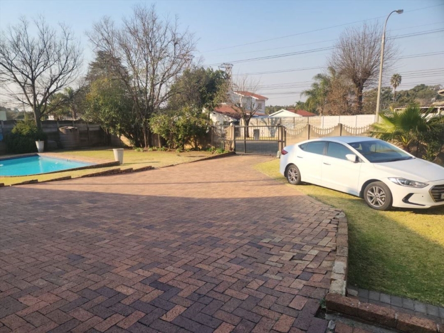 4 Bedroom Property for Sale in Van Riebeeck Park Gauteng