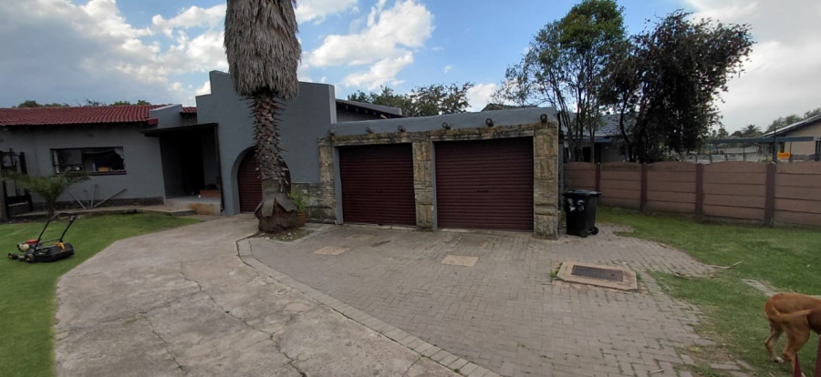 To Let 3 Bedroom Property for Rent in Roodekop Gauteng