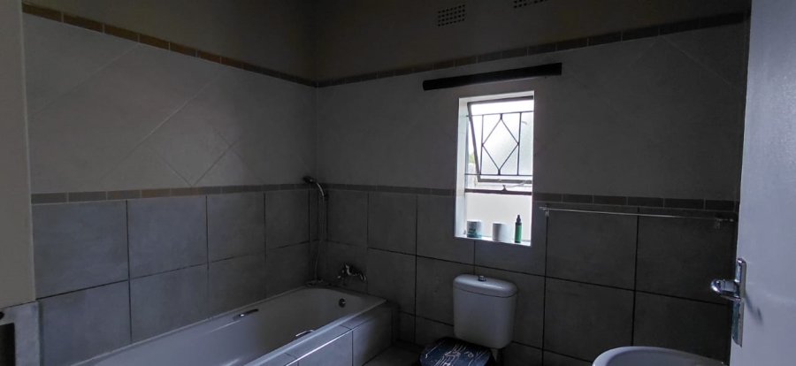 To Let 3 Bedroom Property for Rent in Roodekop Gauteng