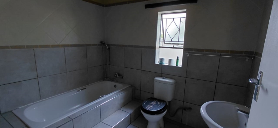 To Let 3 Bedroom Property for Rent in Roodekop Gauteng