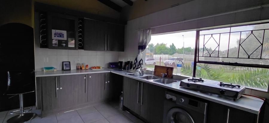 To Let 3 Bedroom Property for Rent in Roodekop Gauteng