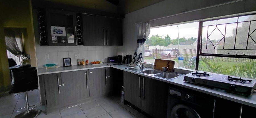To Let 3 Bedroom Property for Rent in Roodekop Gauteng
